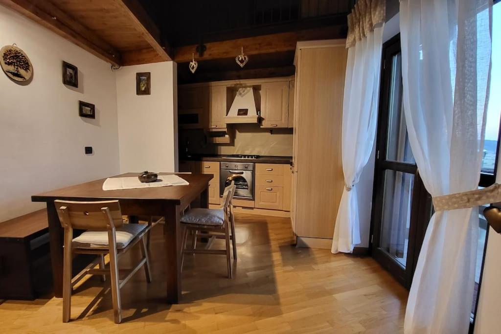 Attico E Super Attico Panoramico Lejlighed Rocca di Cambio Eksteriør billede