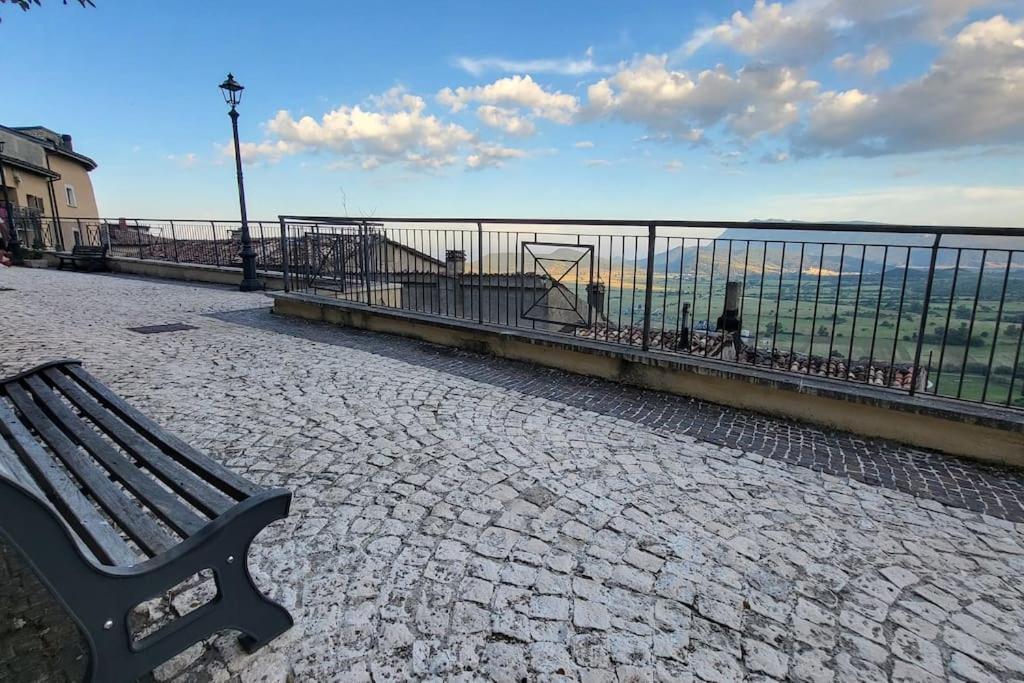 Attico E Super Attico Panoramico Lejlighed Rocca di Cambio Eksteriør billede